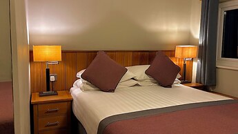 St David's Cross Hotel