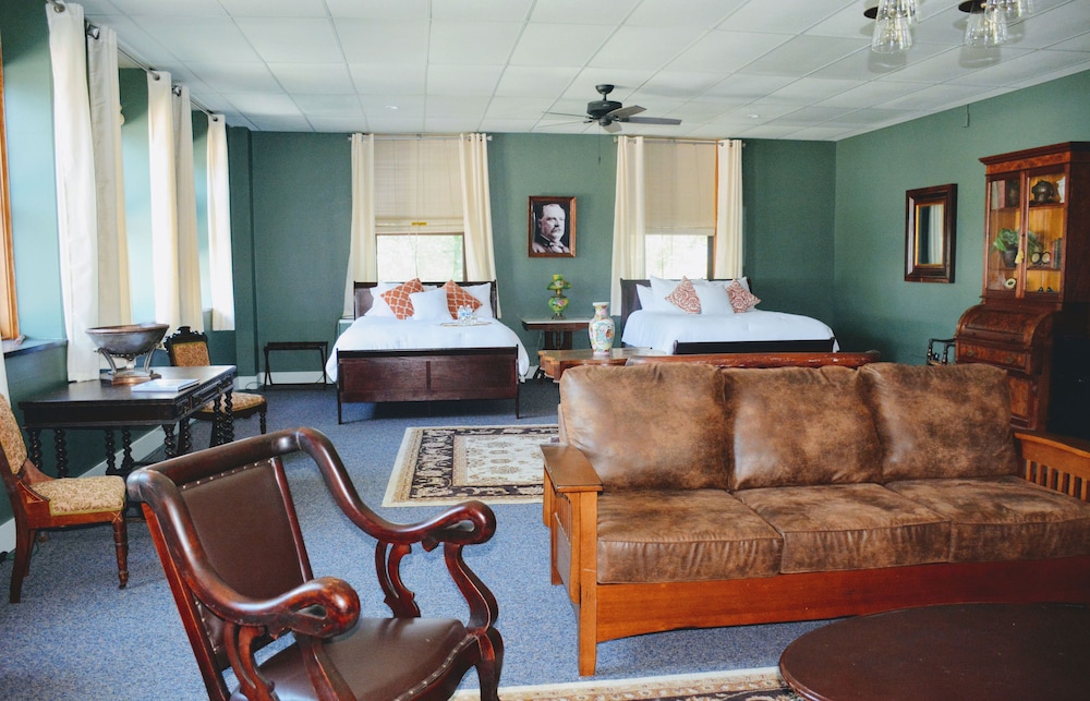Sherman Inn