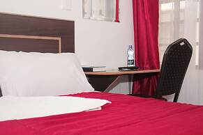 Dover Hotel Bondo