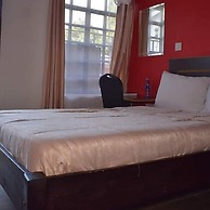 Dover Hotel Bondo