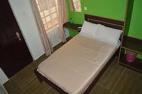 Dover Hotel Bondo