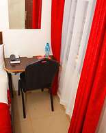 Dover Hotel Bondo
