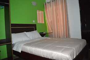 Dover Hotel Bondo