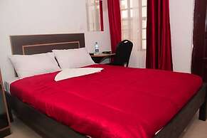 Dover Hotel Bondo