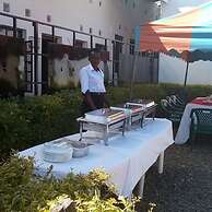 Dover Hotel Bondo