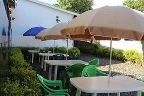 Dover Hotel Bondo