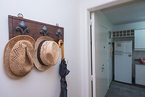 Apartment Rod Pena II By Hart