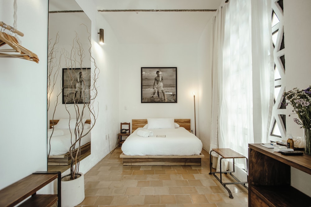 Hotel Sin Nombre