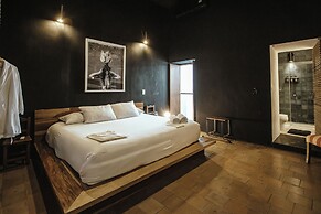 Hotel Sin Nombre