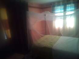 Famouse Guest House