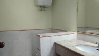 Kondominium Lippo Carita Selatan