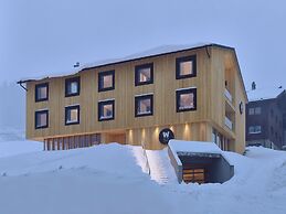 W52 Apartments