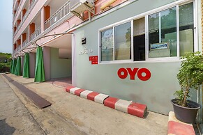 OYO 762 Chompoo