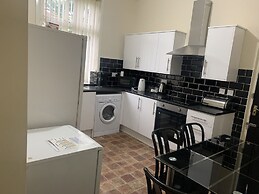 6 Bedroom Chorlton Townhouse