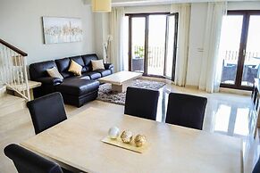 Modern Two Bedroom Villa With Indoor Pool & Spa