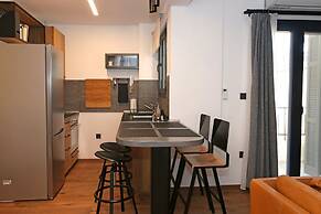 Tom's Bachelor Pad