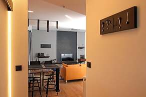 Tom's Bachelor Pad
