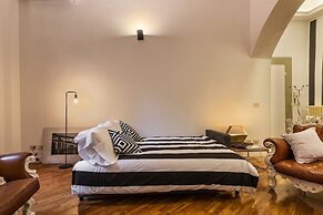 Luxury Large Loft by Dante House, Top Location