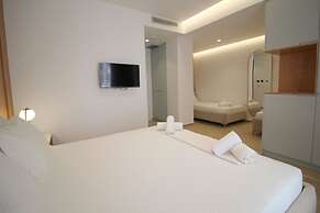Julia Hotel