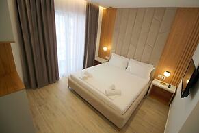 Julia Hotel