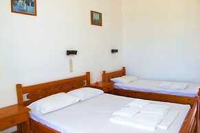 Finikas Hotel