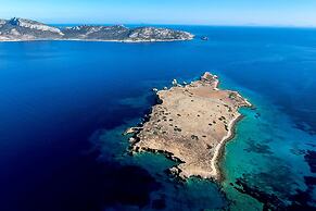 Finikas Hotel