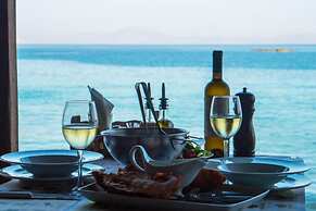 Finikas Hotel
