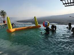 Calalas Lodge
