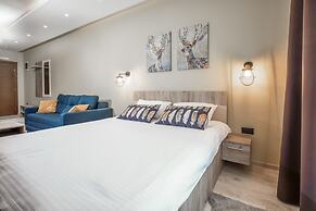 Sky Cabin Apartments