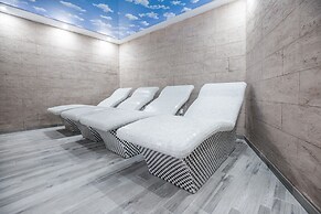 Sky Cabin Apartments