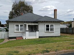 Bristol Hill Motor Inn