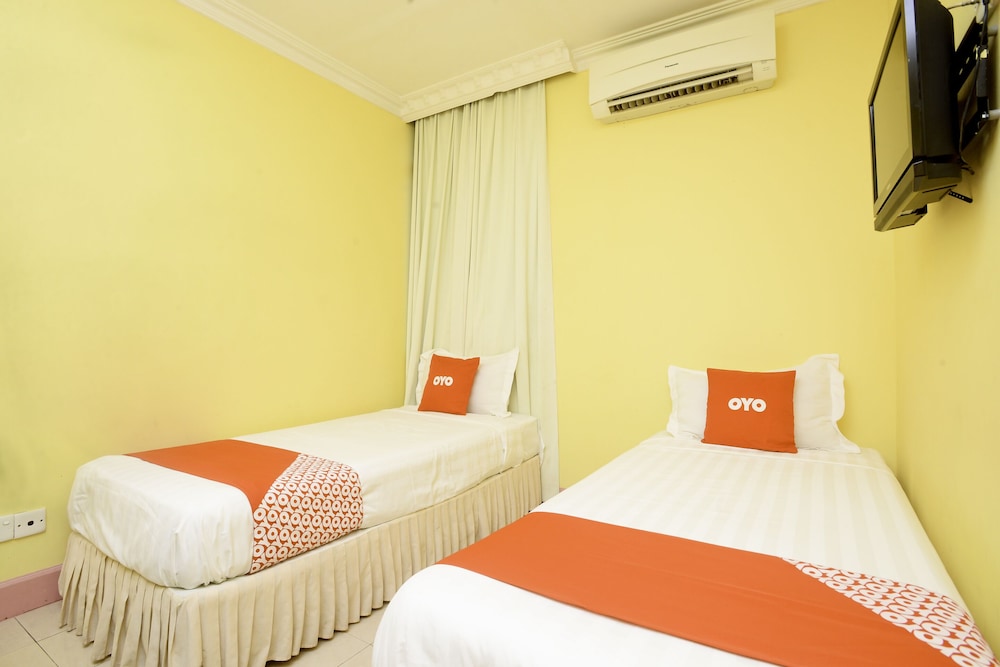 OYO 89958 Hotel Umimas