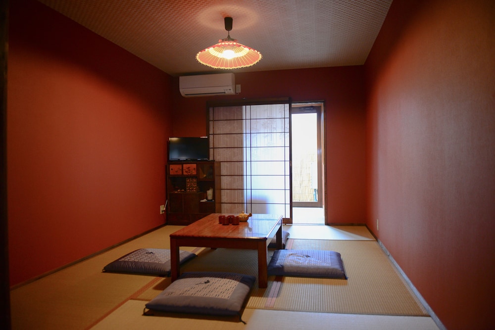Nishioji Kado