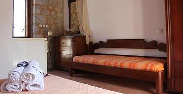 Lalloudes Mani Hotel