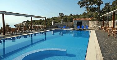 Lalloudes Mani Hotel