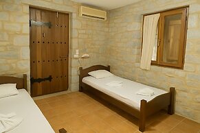 Lalloudes Mani Hotel