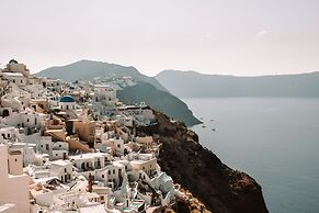 Spitia Santorini