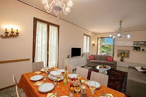 Villa Alberti 900m from Garda lake