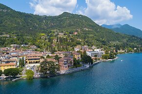 Villa Alberti 900m from Garda lake