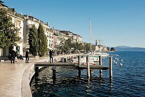 Villa Alberti 900m from Garda lake