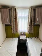 Luxury Caravan Only 10 Mins From the Beach