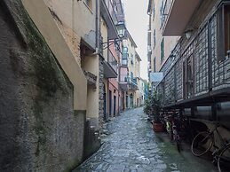 Picabon Quiet Apartment with AC & Balcony