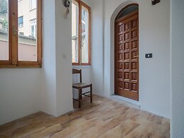Picabon Quiet Apartment with AC & Balcony