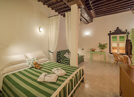 Picabon Quiet Apartment with AC & Balcony