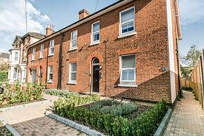Flat 14 Helena House, 1-bed, Sleeps 3, Parking