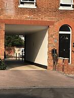 Flat 14 Helena House, 1-bed, Sleeps 3, Parking
