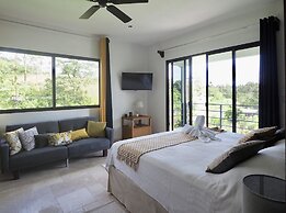 Blue Jungle Lodge