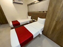 Hotel Hometown - Near BKC