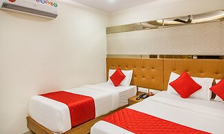 Hotel Hometown - Near BKC