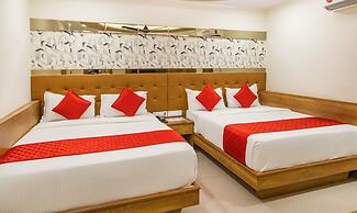 Hotel Hometown - Near BKC
